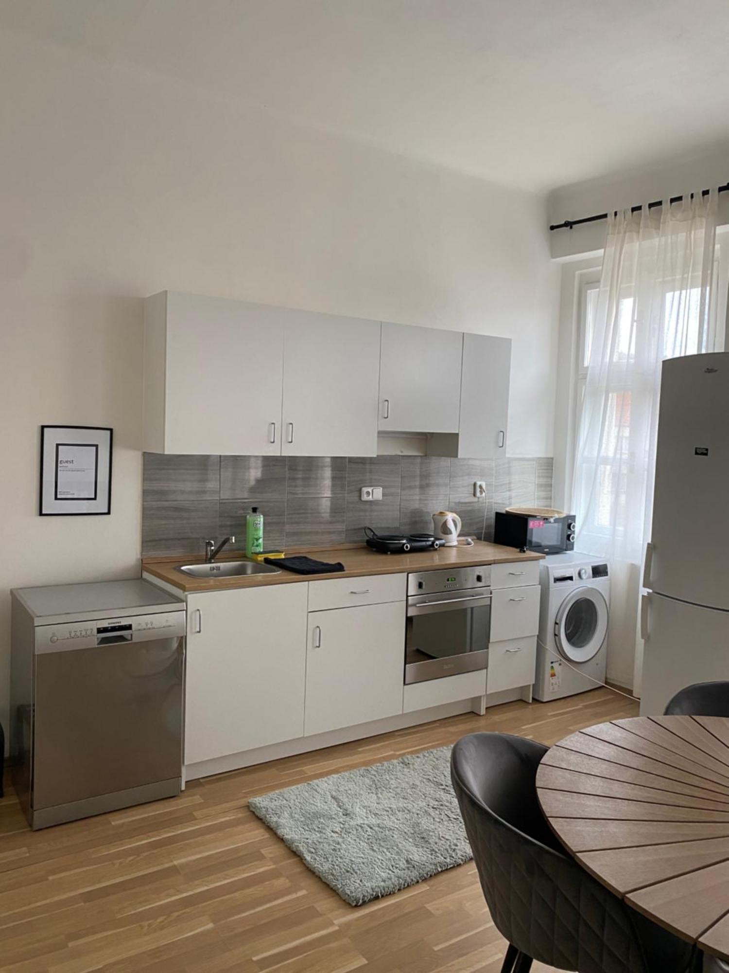 Roomy Close To Palmovka Apartment Prague